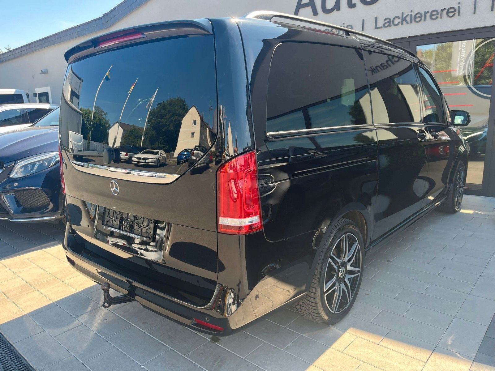 Fahrzeugabbildung Mercedes-Benz V 300d Avantgarde Edition 2020 4Matic Lang