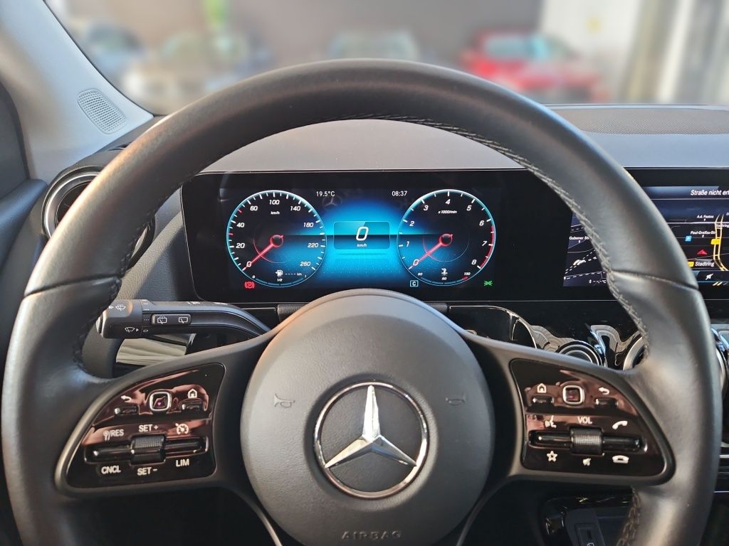 Fahrzeugabbildung Mercedes-Benz B 200 STYLE AHK Navi LED SHZ KAM SpurH ParkAss
