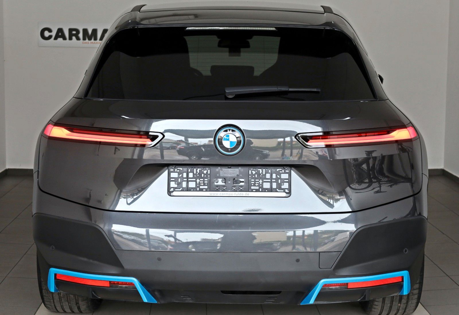 Fahrzeugabbildung BMW iX 50 xDrive Panorama Sky Lounge,HUD,Curved,AHK