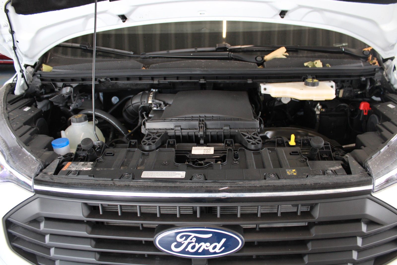 Fahrzeugabbildung Ford Transit Custom Kombi Trend 8-Sitzer GJR SOFORT