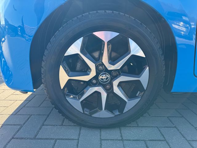 Toyota Aygo x-play club