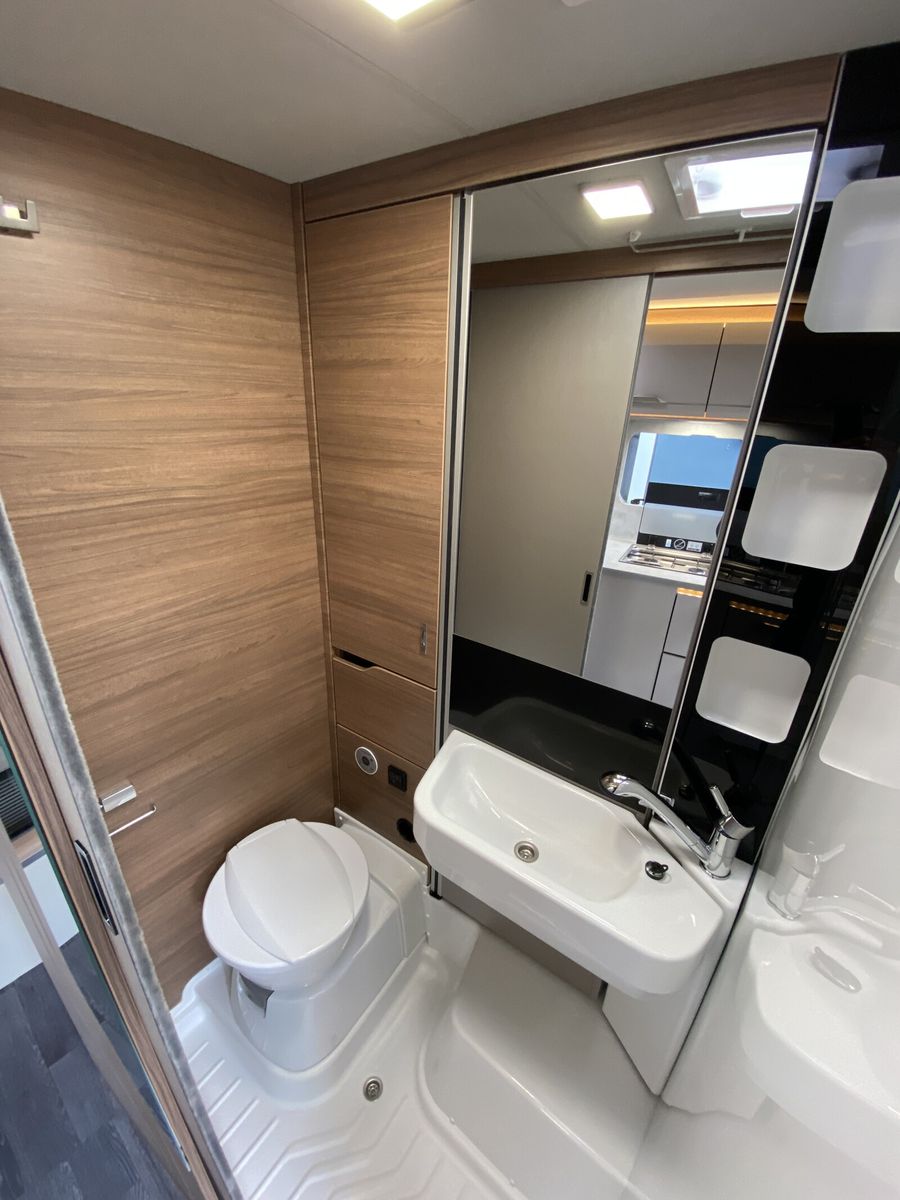 Fahrzeugabbildung Knaus Tourer Van VANSATION 500 LT Automatik, Markise