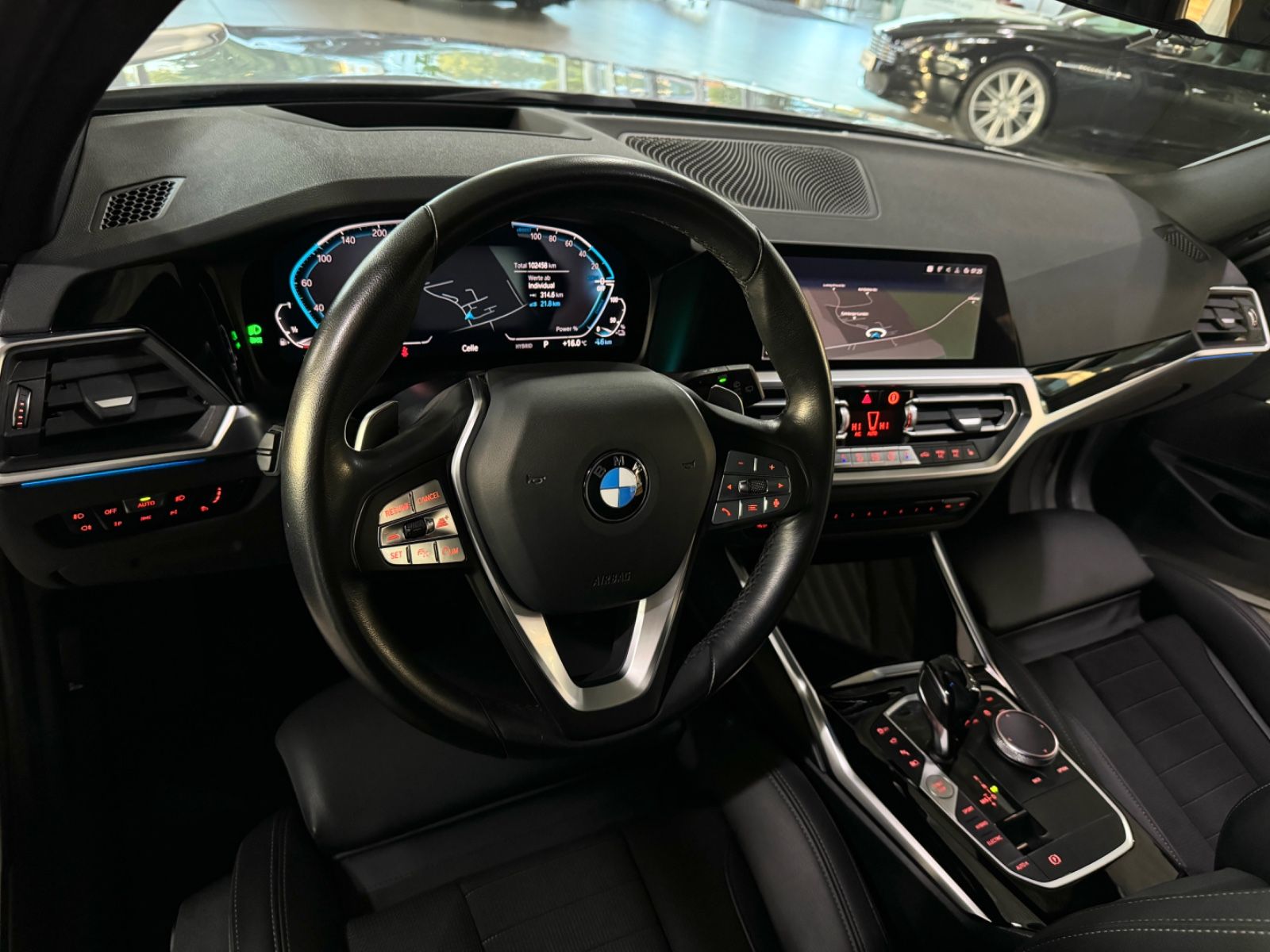 Fahrzeugabbildung BMW 320e xD Sport Line ACC Komfort HUD 360°Laser DAB