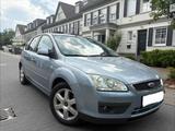 Ford Focus Ghia 1.6 Benzin Xenon Klimatronic TÜV:2027 - Ford Focus aus 2006: Ghia