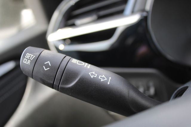 Fahrzeugabbildung Opel Corsa F 1.2 Turbo GS KlimaA,LED,Navi,SHZ,Kam.,LM