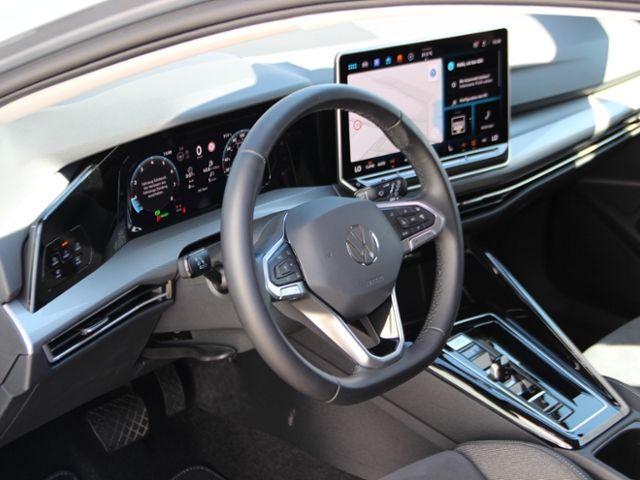 Volkswagen Golf VIII Variant 1.5 eTSI Style DSG Matrix LED