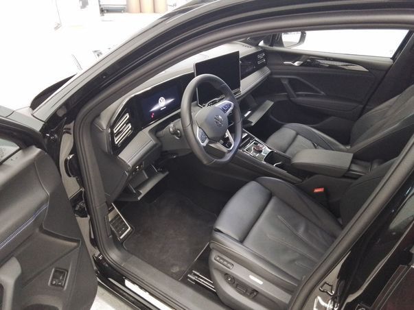 Tiguan 1.5 eTSI DSG R LINE IQ.LIGHT+AHK+HUD+PANO