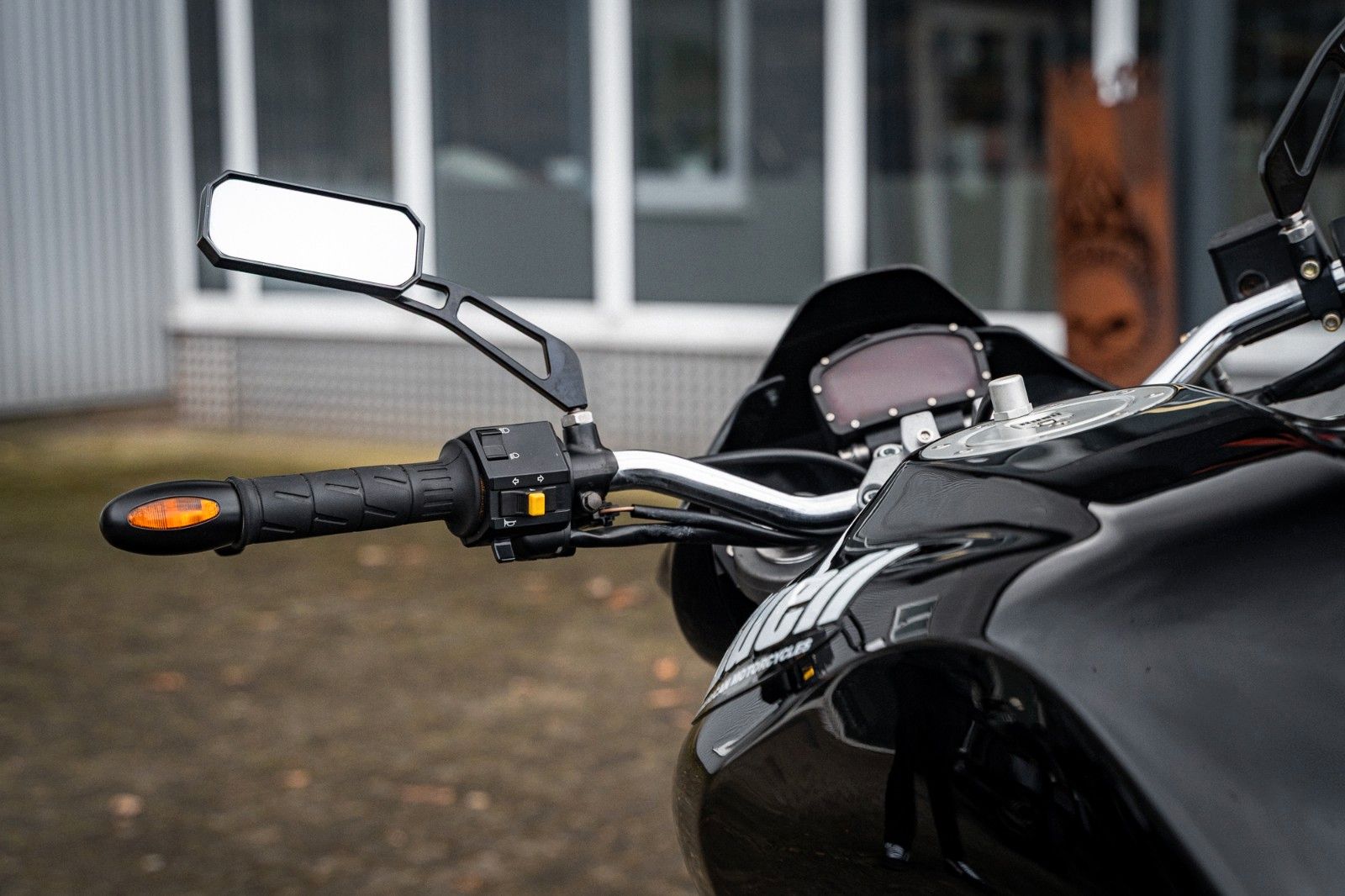 Fahrzeugabbildung Buell CYCLONE Sport Luftfilter Supertrapp Auspuff