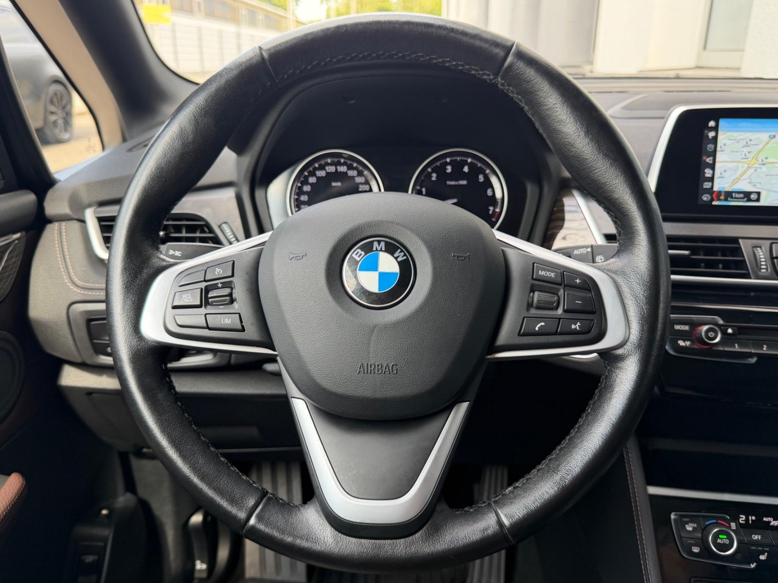 BMW 225 XE*LUXURY*PANO*LEDER*KAM*HARMAN*MEMORY*KEY*