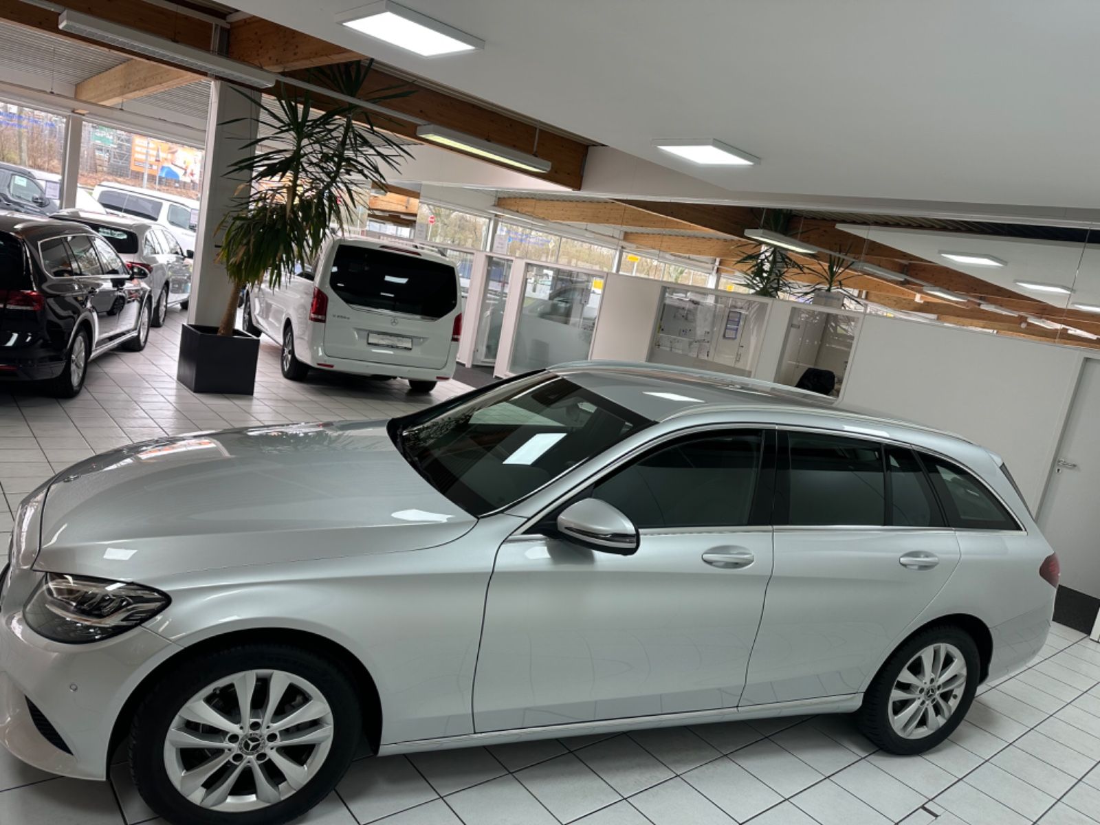 Fahrzeugabbildung Mercedes-Benz C 220 C -Klasse Avantgarde