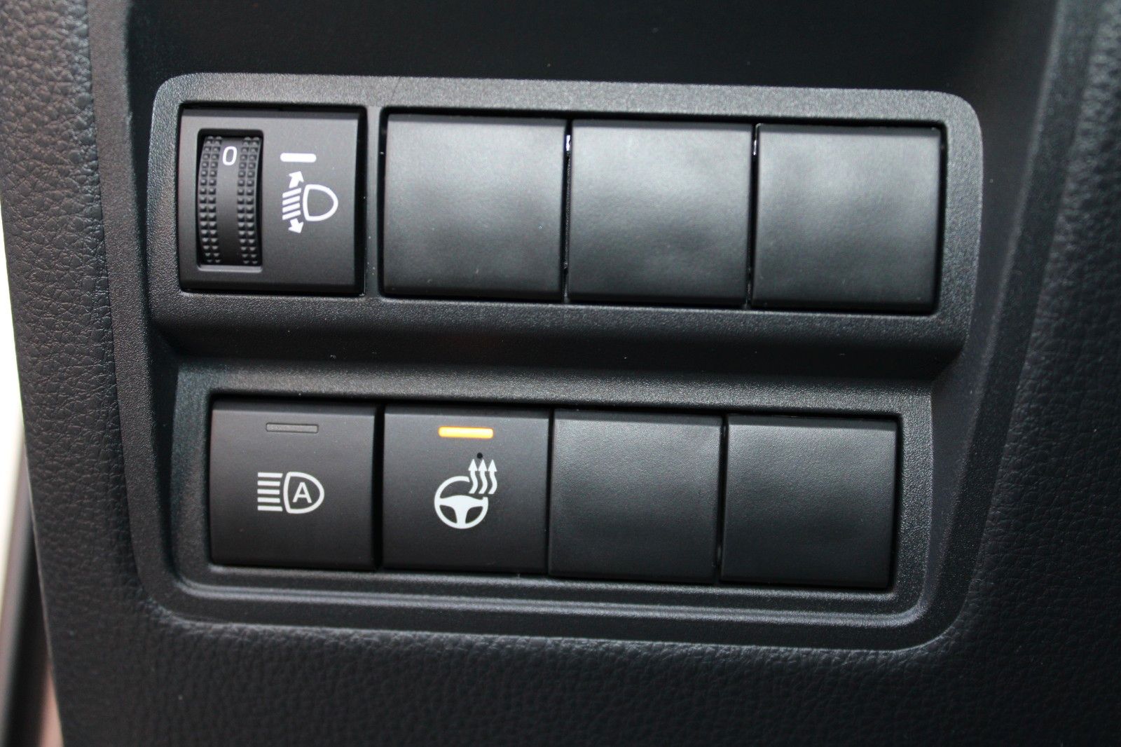 Fahrzeugabbildung Toyota Yaris 1.5 Hybrid Team D + Comf.- + Safety-Paket