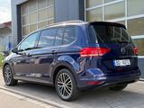 Volkswagen Touran PANO 7-Sitzer StdHzg. ACC Kindersitze DYN - Volkswagen Touran Gebrauchtwagen