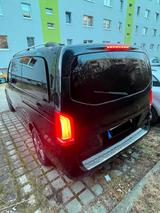 Mercedes-Benz V 250 - Mercedes-Benz V 230: Van