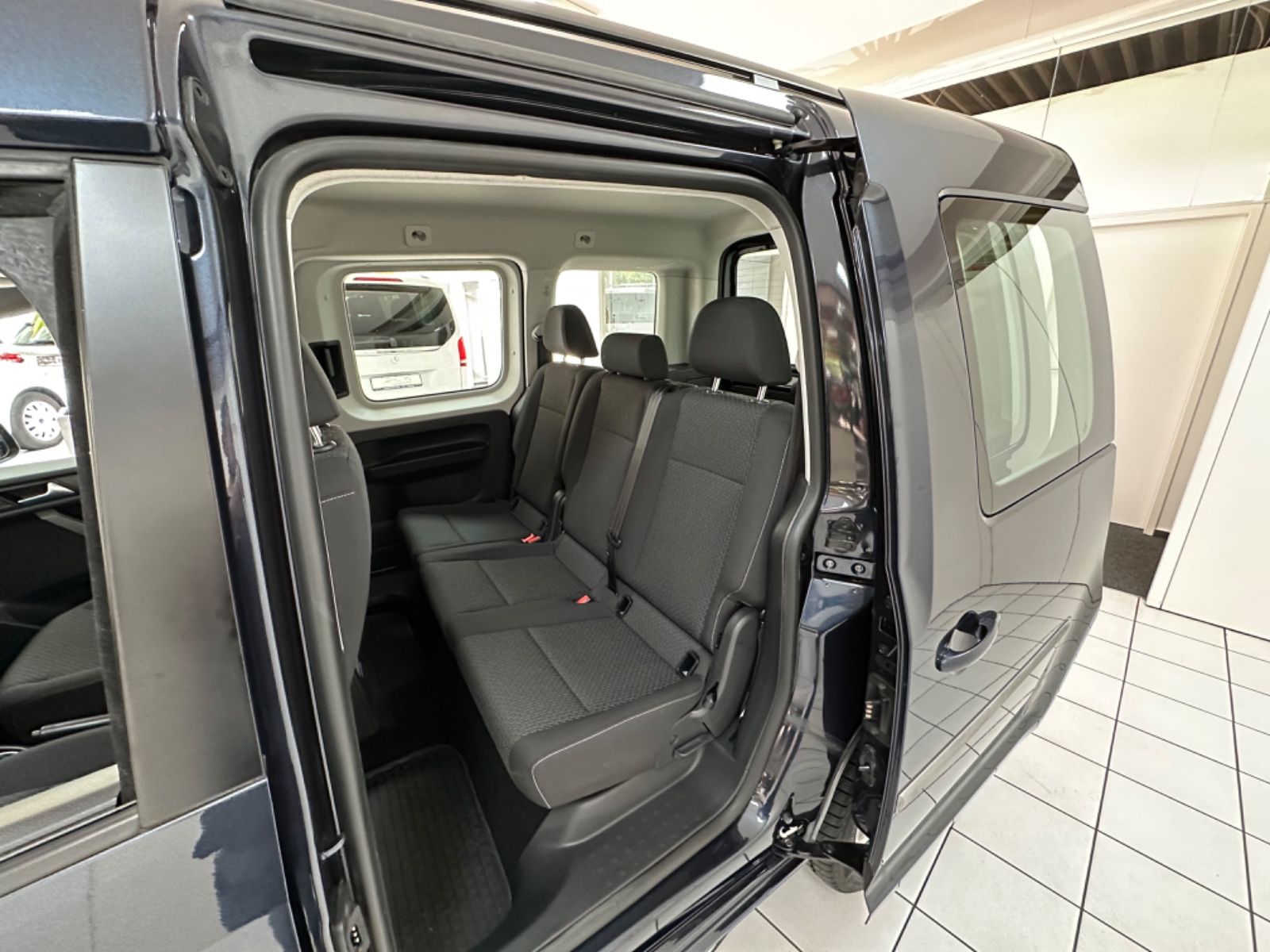 Fahrzeugabbildung Volkswagen Caddy Kombi Trendline BMT 4Motion