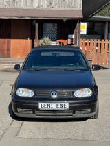 Volkswagen Golf TÜV NEU - Volkswagen Golf aus 2000