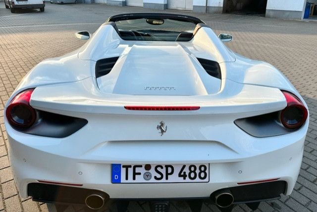 Fahrzeugabbildung Ferrari 488 Spider*Lift*NAV*Racing*RFK*MWST