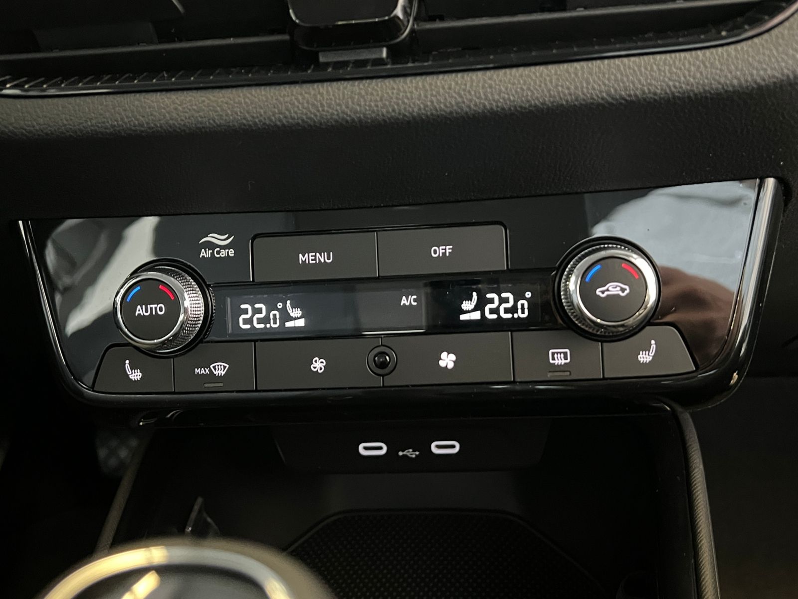 Fahrzeugabbildung SKODA Fabia Selection 1.0 MPI *LED, Climatronic, Sitzh