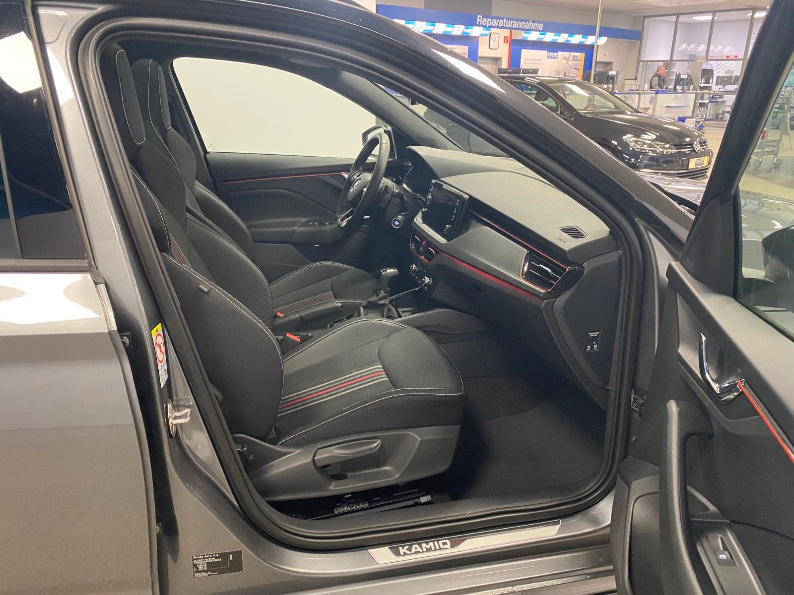 Fahrzeugabbildung SKODA Kamiq 1.5 TSI DSG Monte Carlo+ACC+MATRIX+KAMERA+