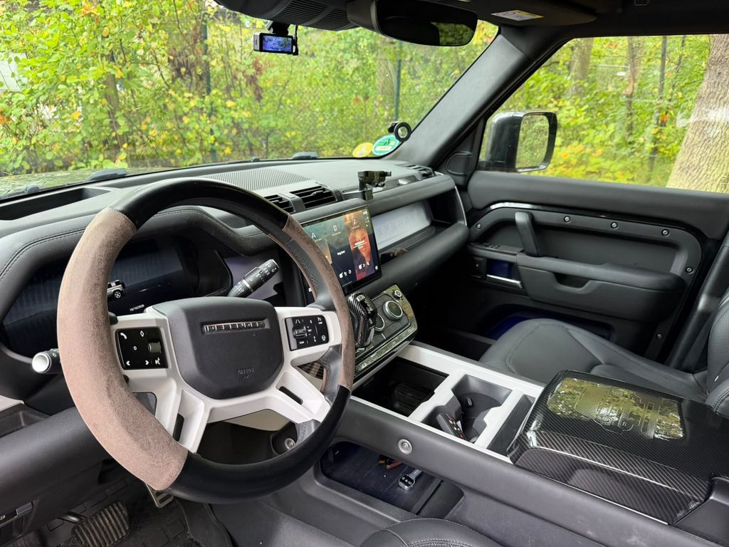LAND-ROVER Defender 2025