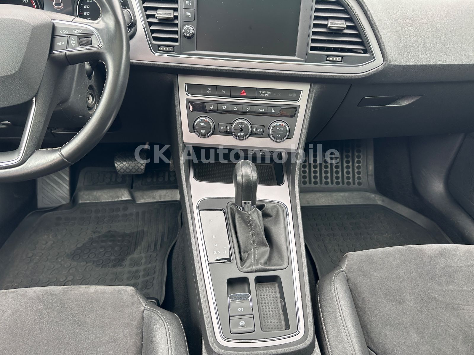 Fahrzeugabbildung SEAT Leon ST Style Automatik/Navi/Pano/Klimaa/LED/AHK