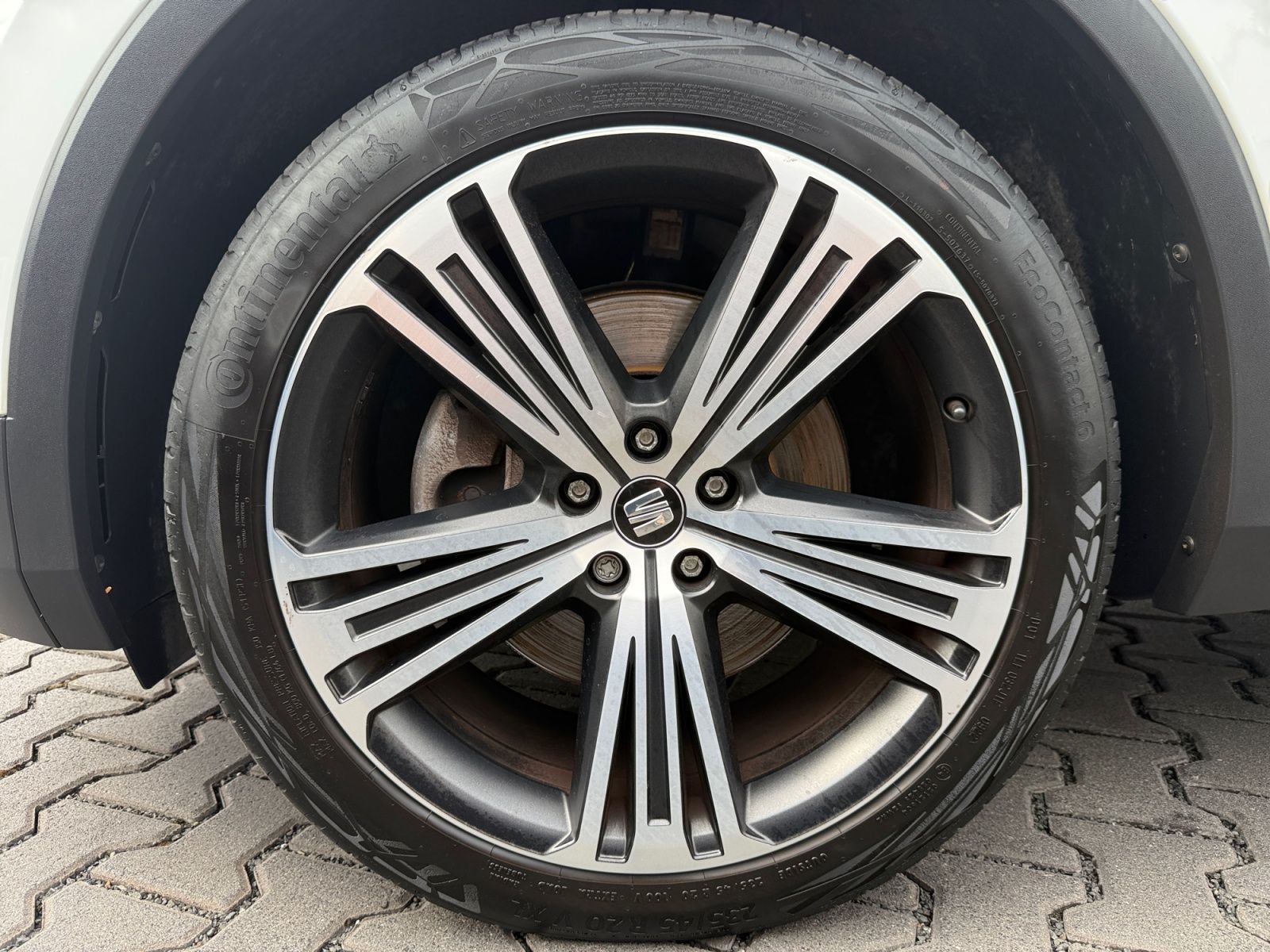 Fahrzeugabbildung SEAT Tarraco 2.0 TDI Xcellence 4Drive AHK 20" BEATS