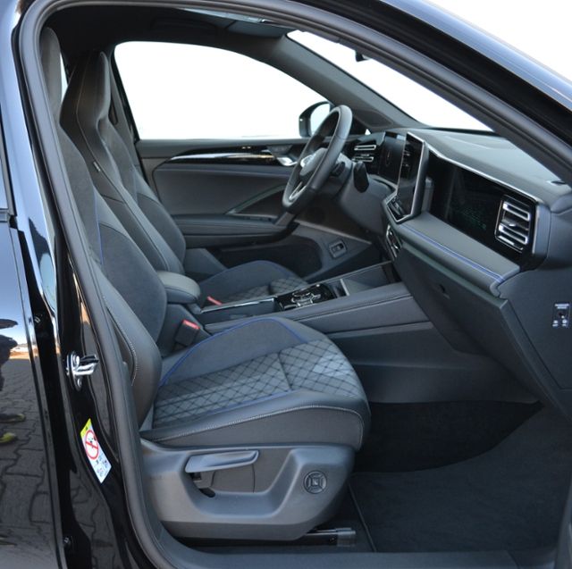 Tiguan 2.0 TDI DSG R-Line BLACK-STYLE/AHK/19-ZOL