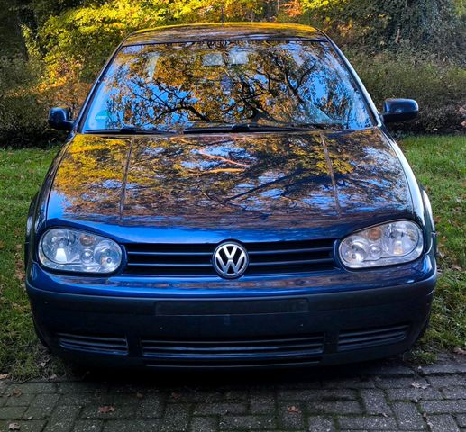 Volkswagen VW Golf 4 Blau