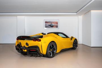 2022 Ferrari SF90 照片 10