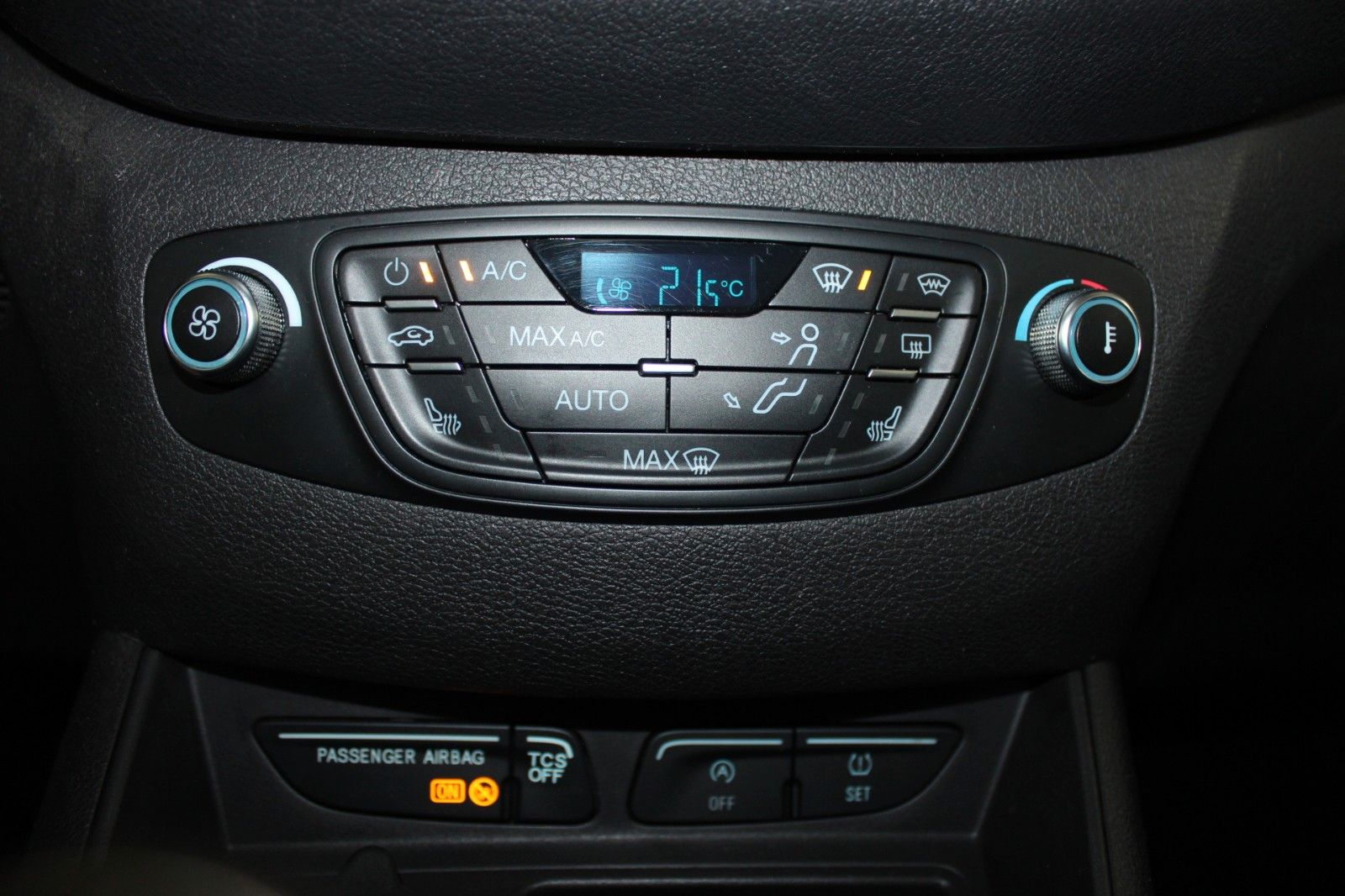 Fahrzeugabbildung Ford Tourneo Courier 1.5 TDCi Trend AHK KLIMA WinterP