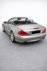 Mercedes-Benz SL 500 - - silberne Mercedes-Benz SL 500