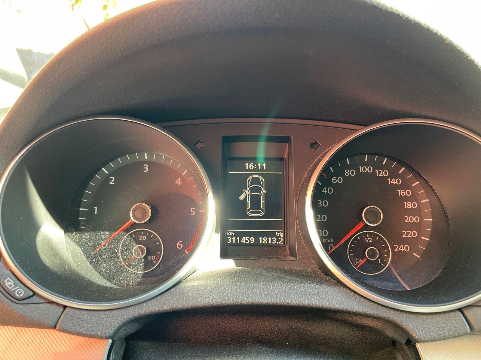 Volkswagen Golf 2010 — photo 14