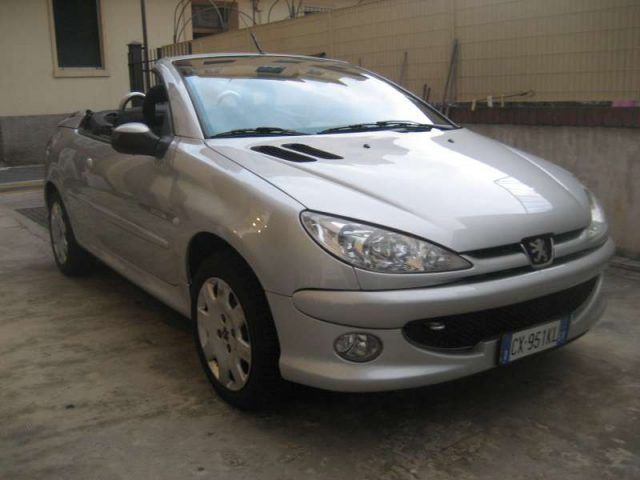 Peugeot PEUGEOT 206 1.6 16V CC QUIKSILVER