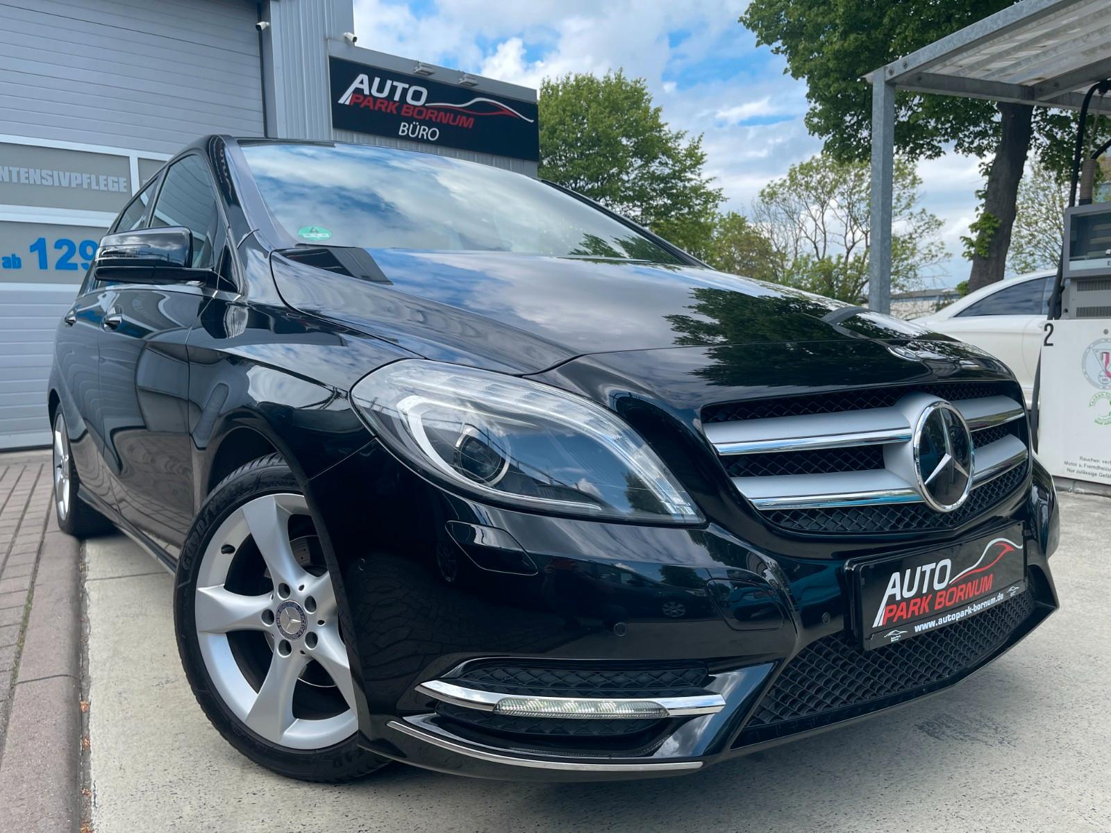 Mercedes-Benz B 180/1-HAND/AHK/BI-XENON/KAMERA/SPORT-PAKET