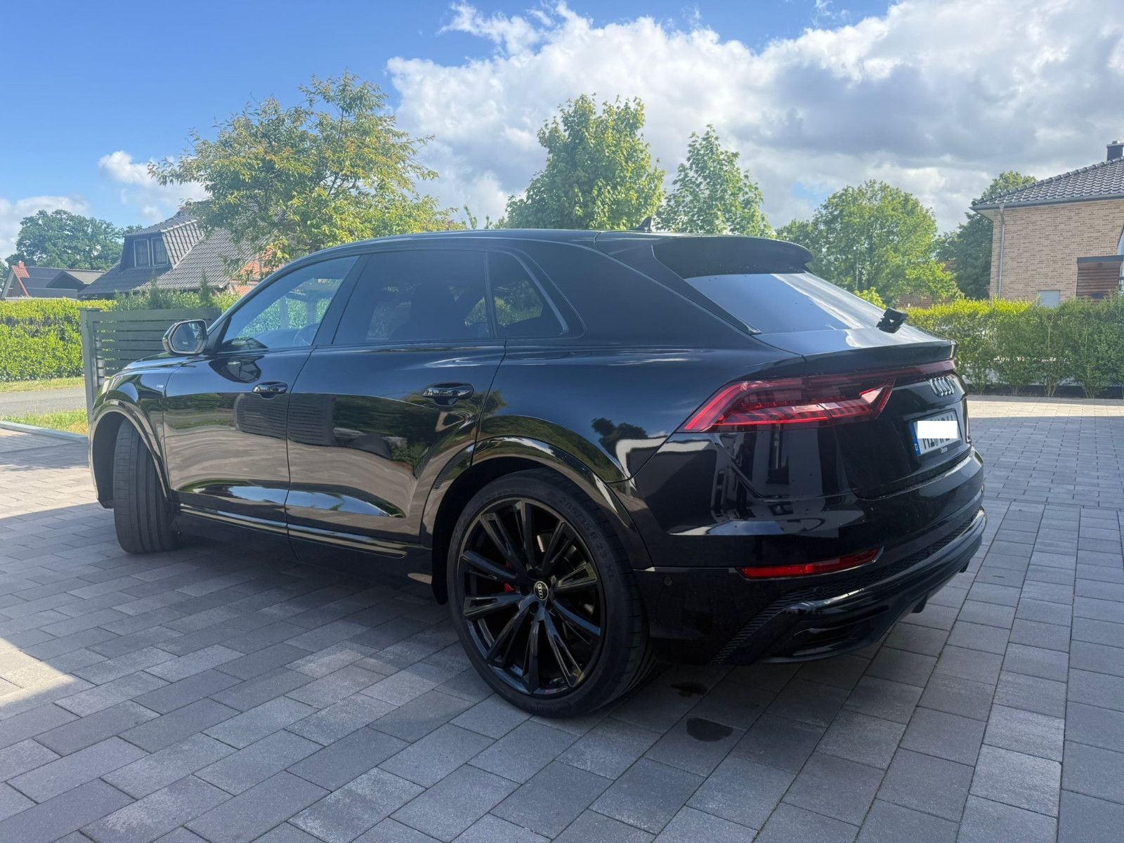 Fahrzeugabbildung Audi Q8 50 TDI quattro S-Line 1. Hand Vollausstattung