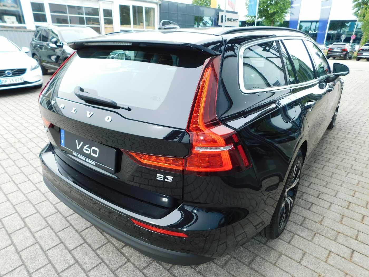 Fahrzeugabbildung Volvo V60 B3 Benzin Core 'Leder,ACC'