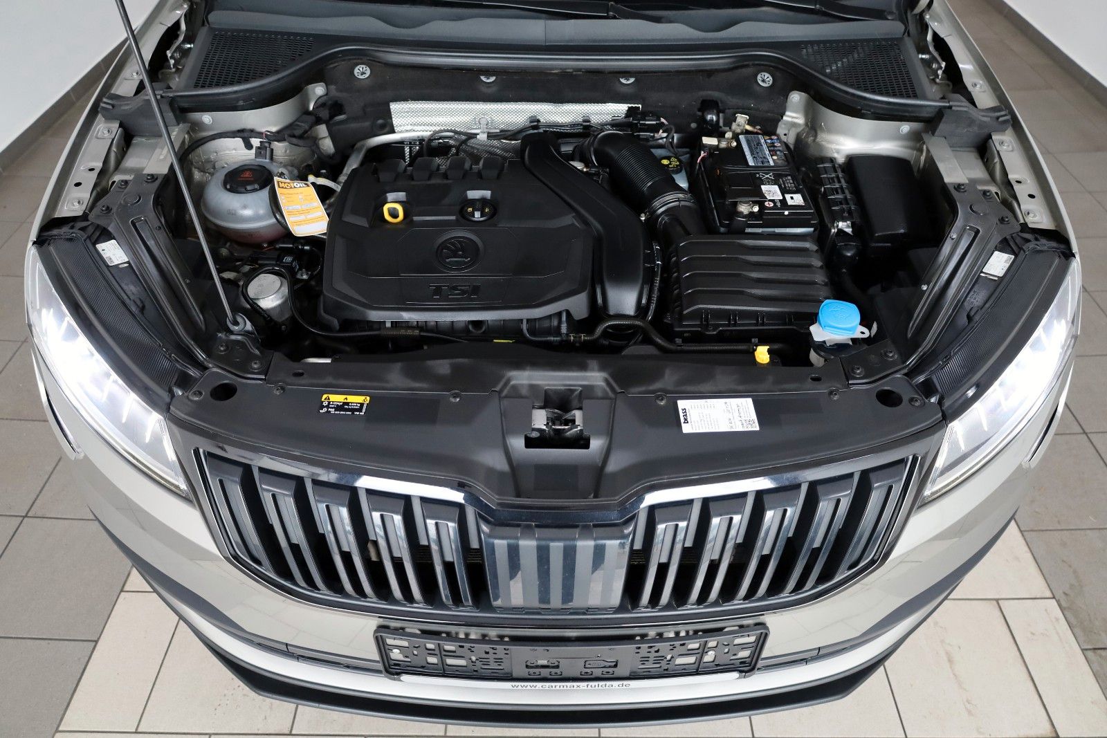Fahrzeugabbildung SKODA Karoq Style Navi,LED,Kamera,SH,PDC,SR+WR,AHK