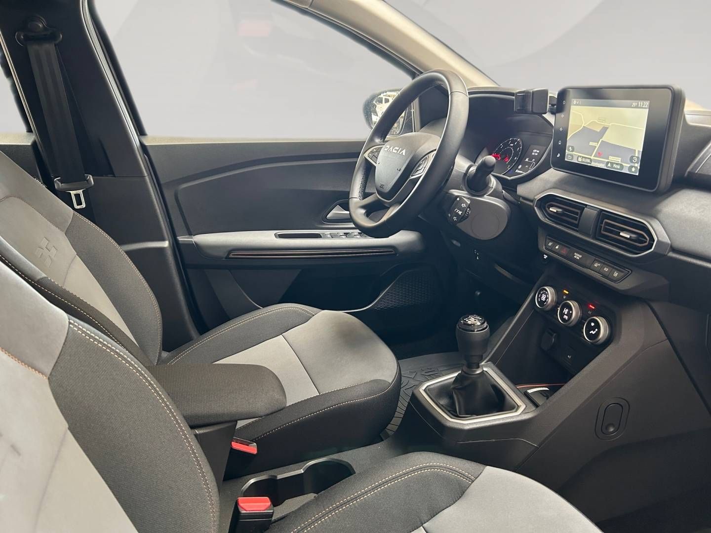 Fahrzeugabbildung Dacia Sandero Stepway Extreme+ TCe 110 inkl. Servicepa