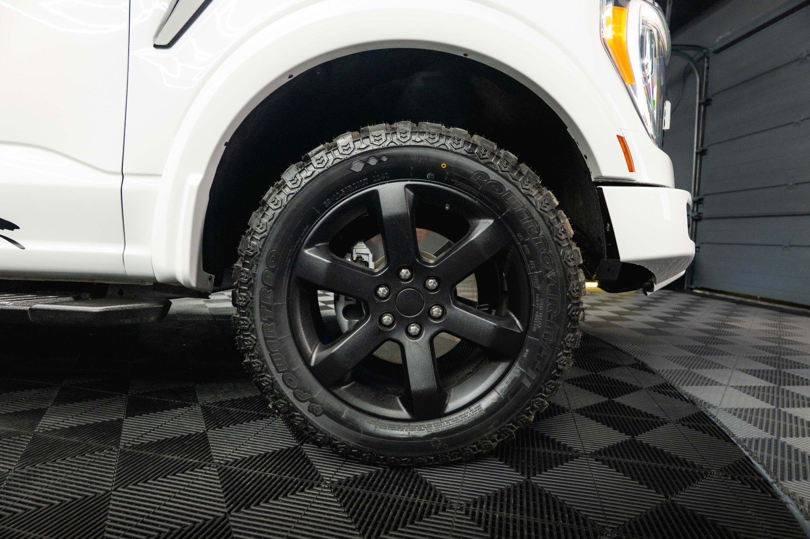 Fahrzeugabbildung Ford F150 5.0L V8 4x4 Offroad SuperCrew RAPTOR 19%