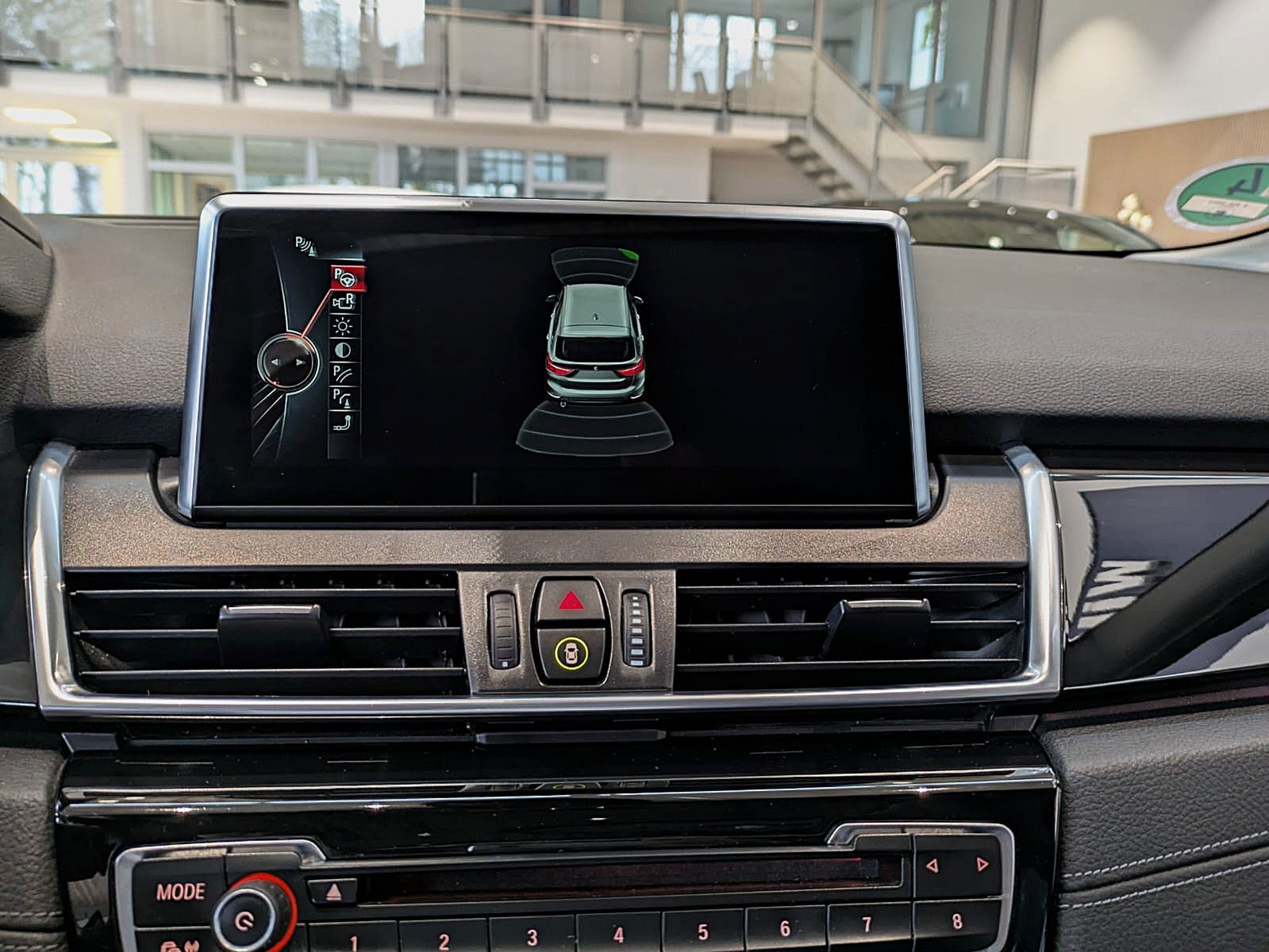 Fahrzeugabbildung BMW 220d Gran Tourer LEDER NAVI HUD PANO LED CAM