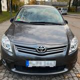 Toyota Auris 1,6-l-Valvematic Life Life - Toyota Auris aus 2011 mit Benzin-Antrieb