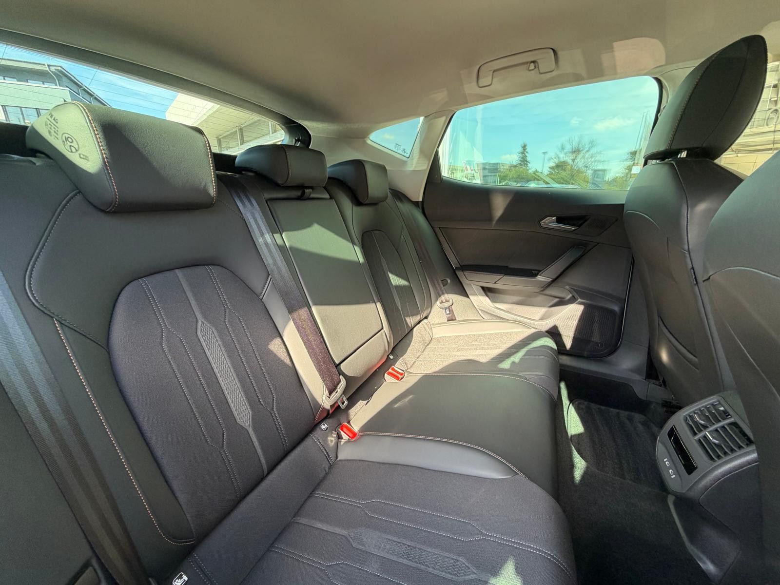 Fahrzeugabbildung CUPRA Formentor 2.0 TDI >VIRTU+LED+CARPL+PDC+ACC+DAB+