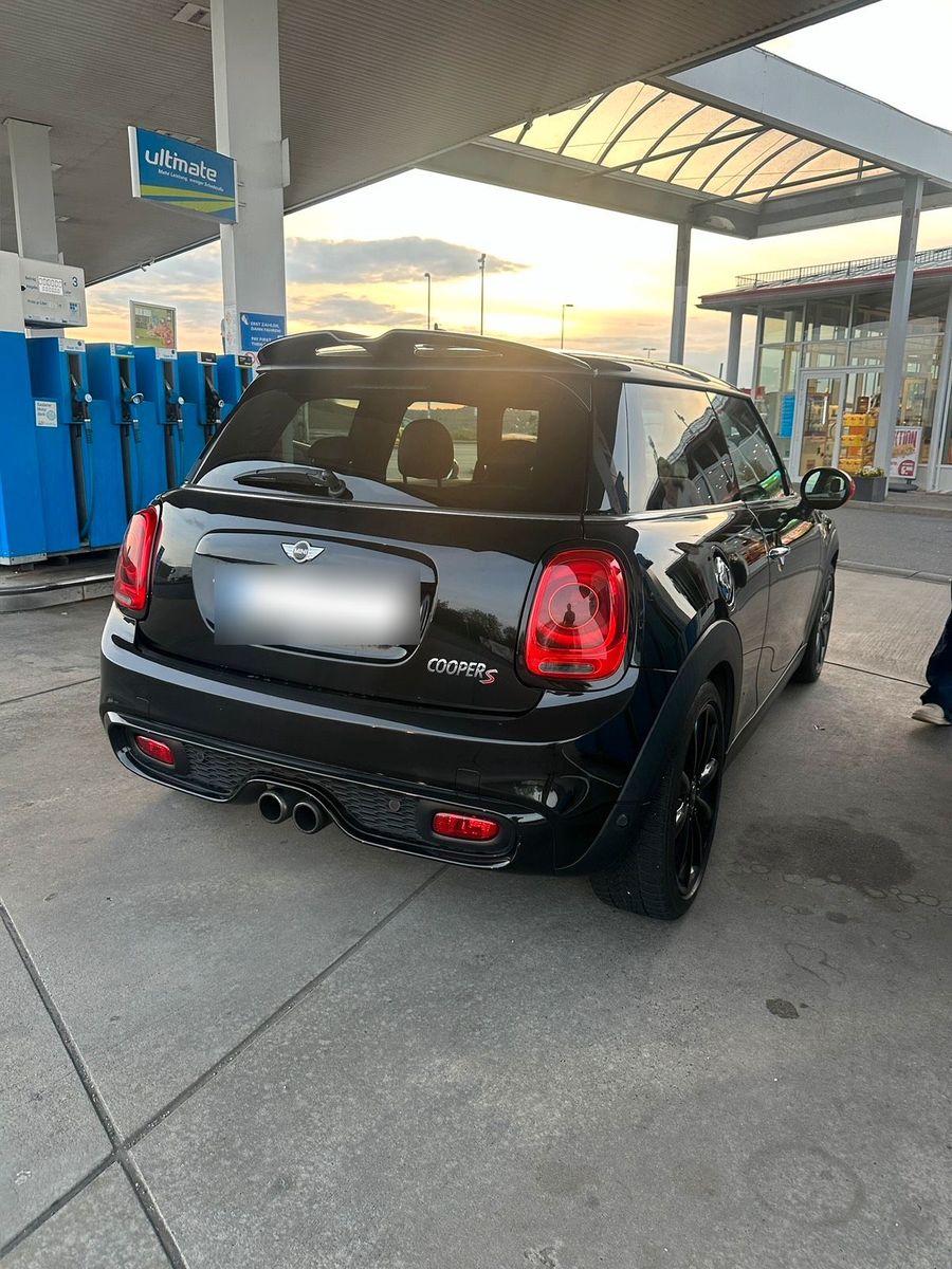 MINI Zum Verkauf steht ein sportlicher und gepf...
