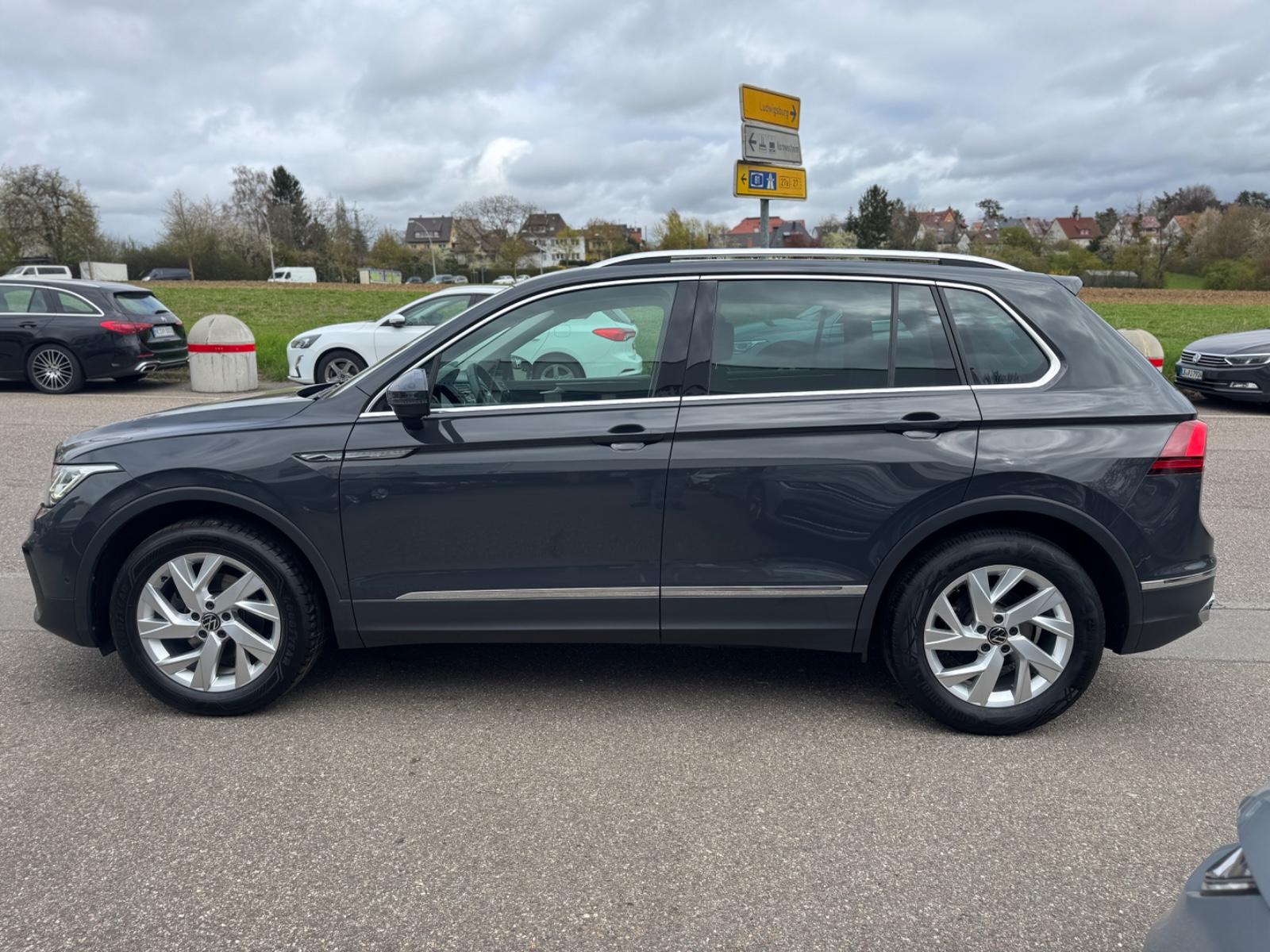 Volkswagen Tiguan 2.0 TDI Elegance Navi Matrix ACC 1.H