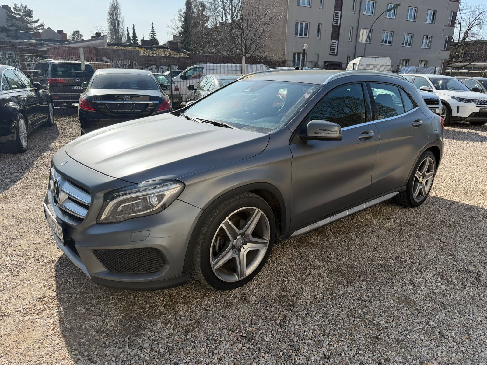 MERCEDES-BENZ GLA 200