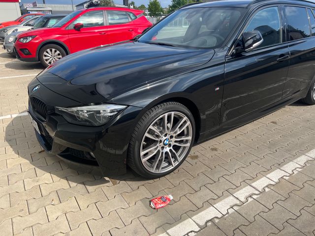 BMW 320d xDrive Touring M Sport Shadow Auto. M S...