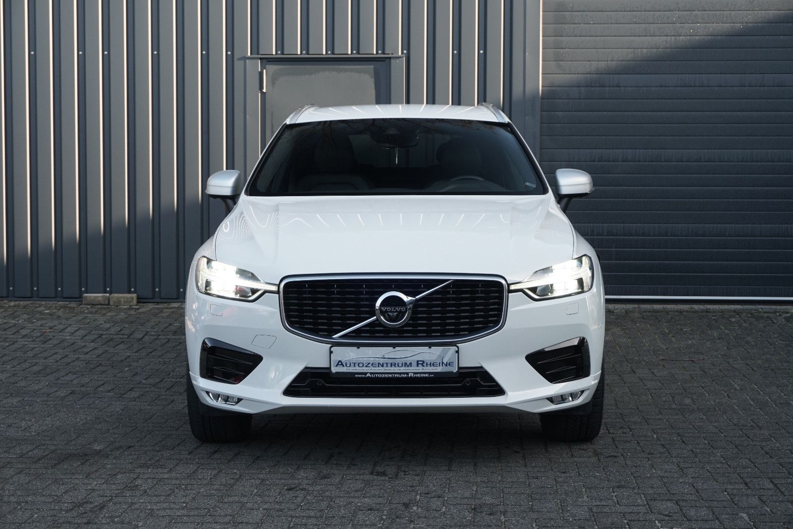 Volvo XC60 R-Design AWD 360° SHZ AHK LED NAV Harman Ka foto 2