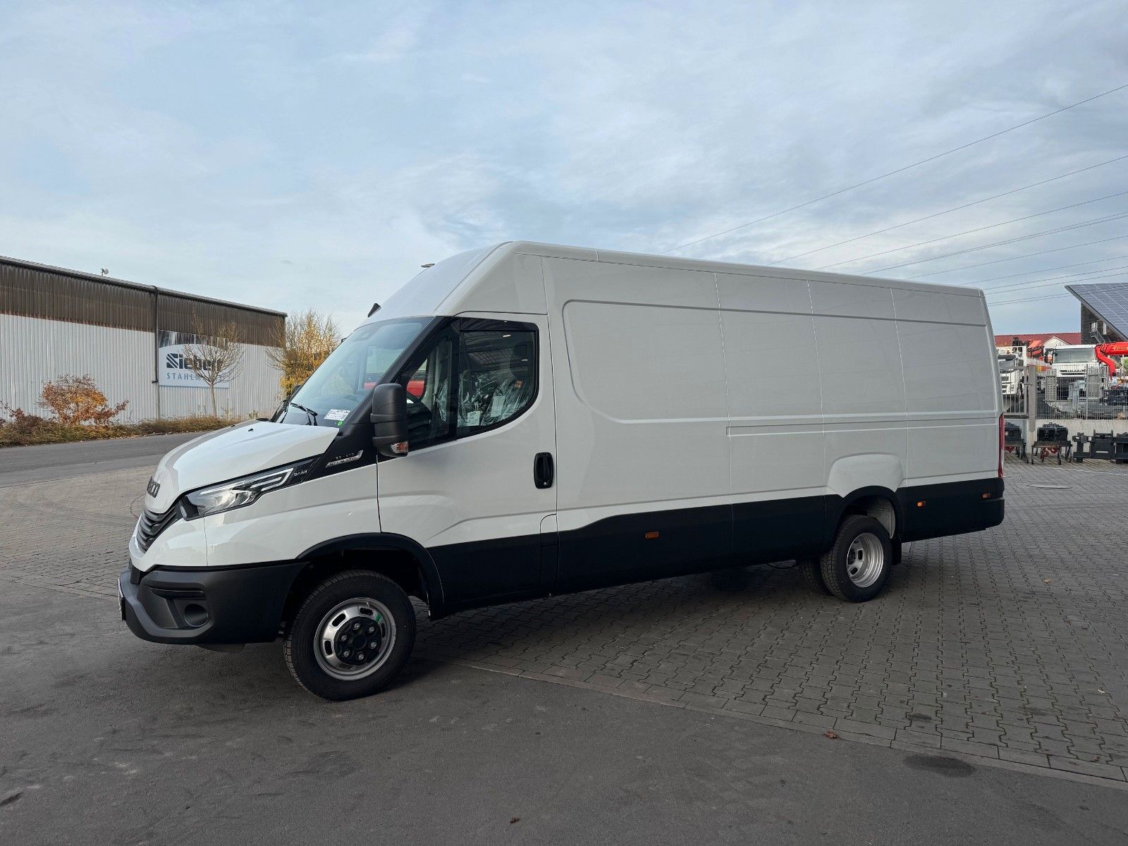 Fahrzeugabbildung Iveco Daily 35C21 HA8 *R4.100mm*AHK*LED*Automatik*