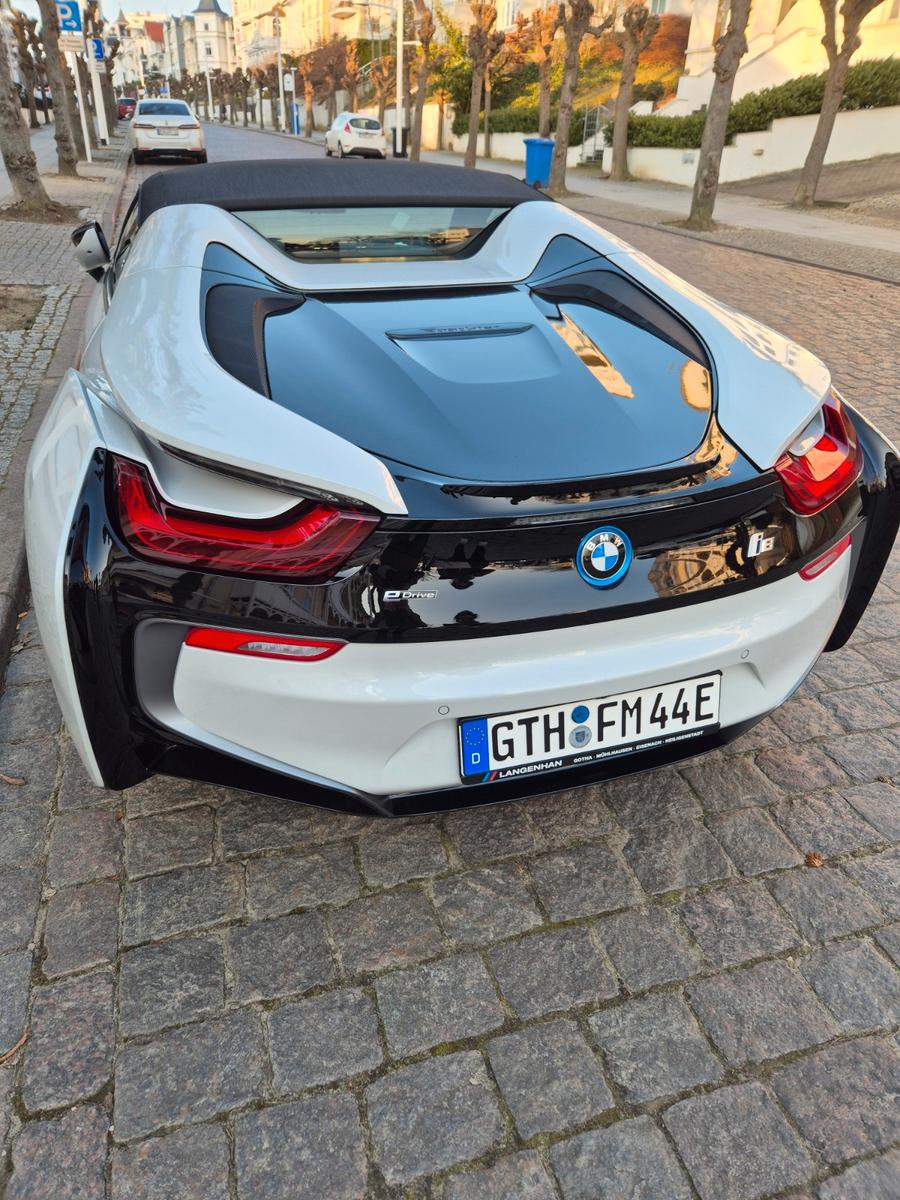 BMW i8 Roadster -