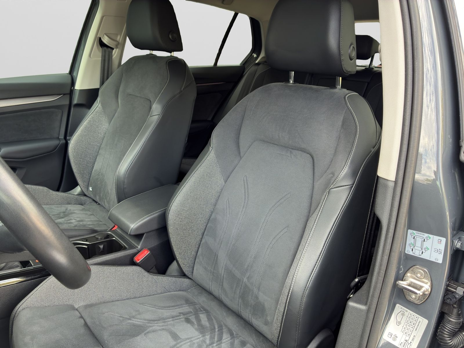 Golf VIII 1.5 TSI STYLE *MATRIX*NAVI*HUD*RFK*