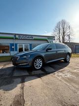 Skoda Superb 2.0 TDI SCR 140kW DSG STYLE COMBI - Skoda Superb: Automatik